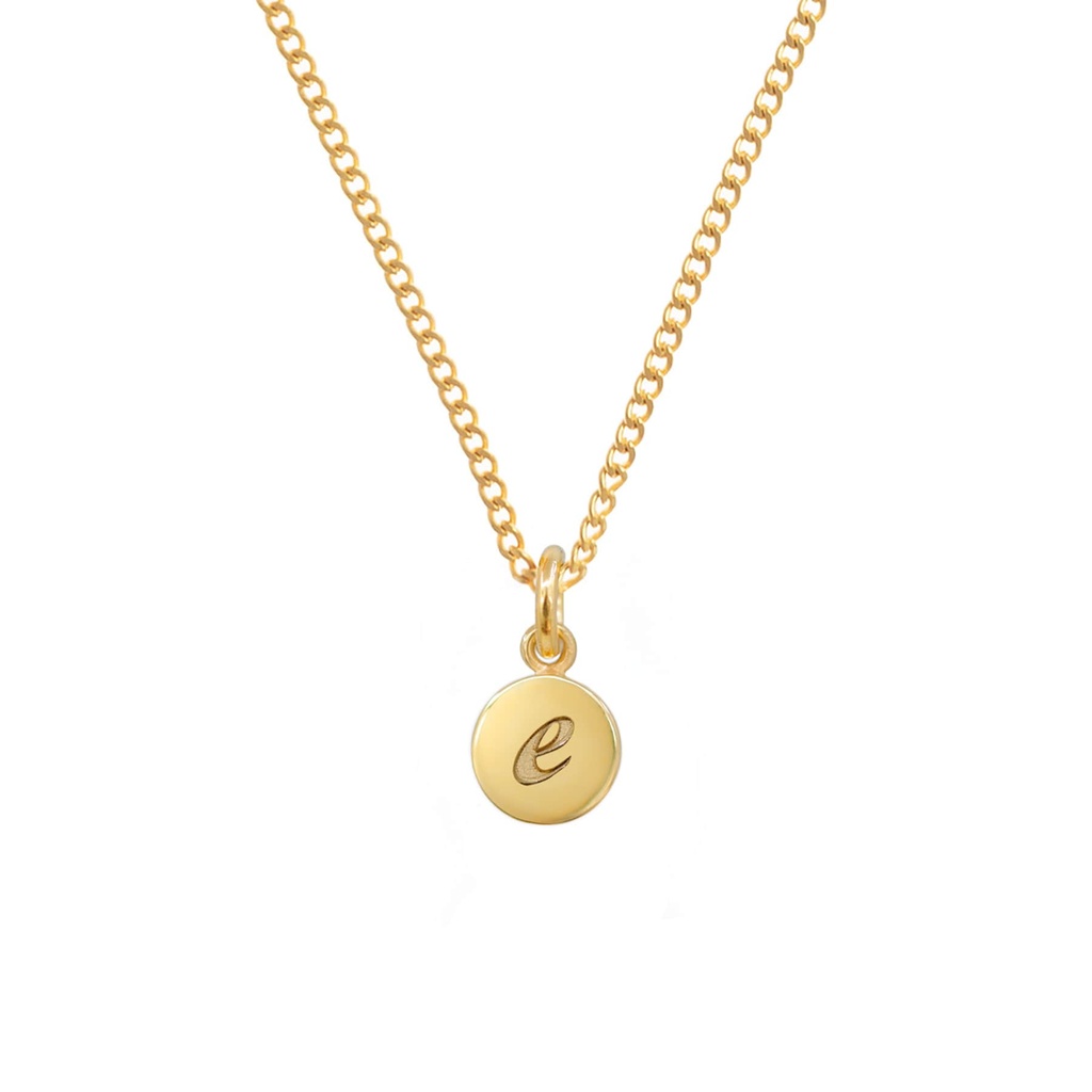 Collar letra E